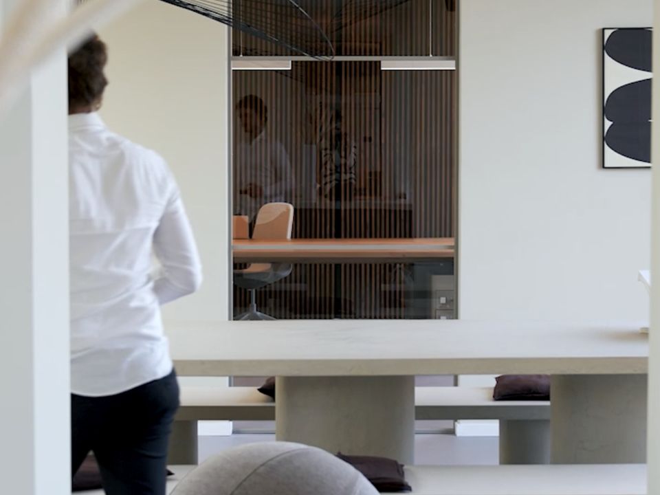 A calm YOUNG Workspaces interior