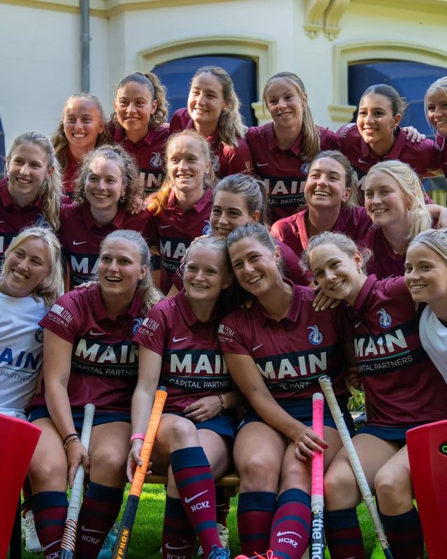 HC Klein Zwitserland women's team, supported by YOUNG Foundation